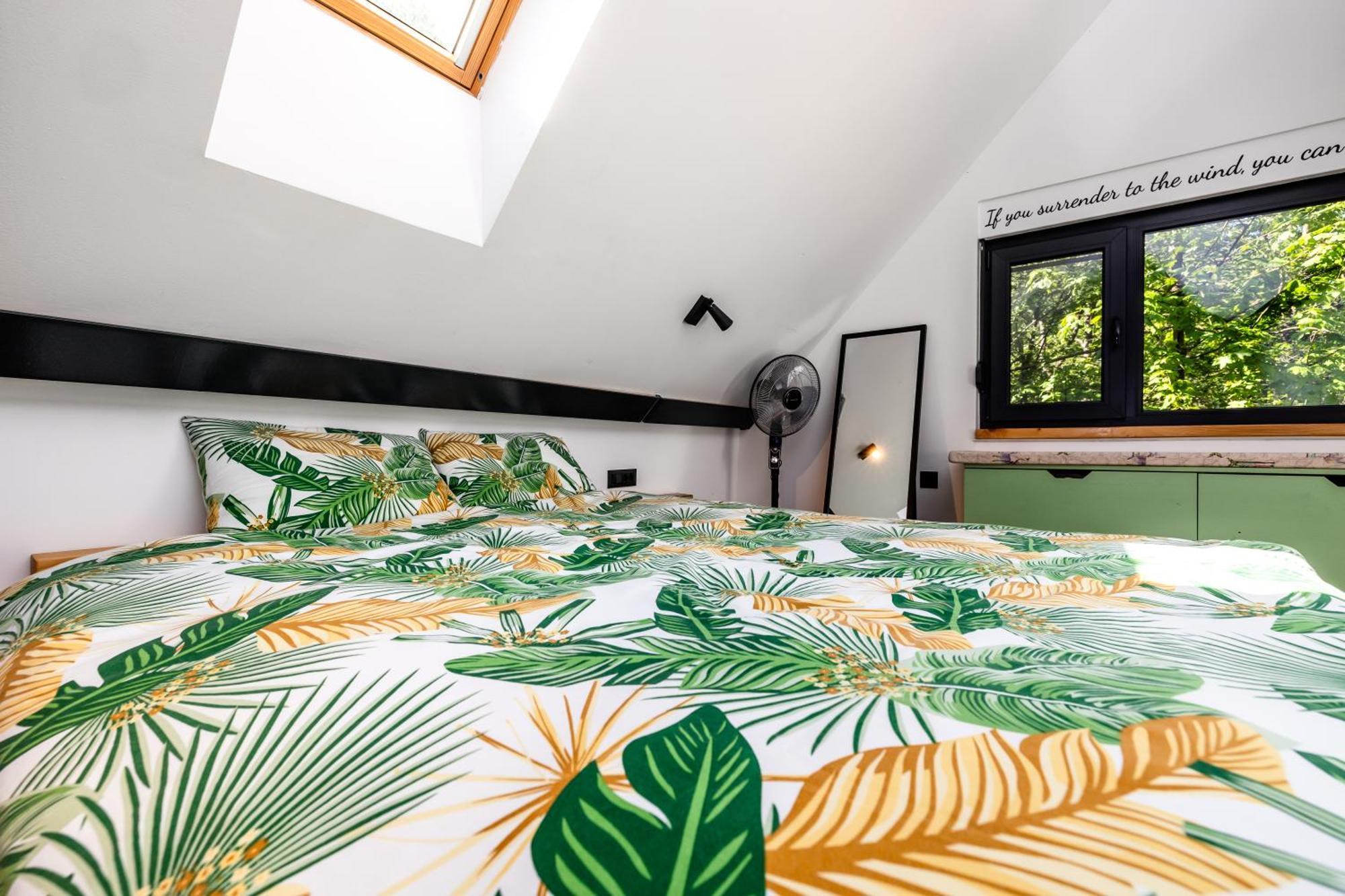 Tree Elements Treehouse Retreat Apartment Slunj Exterior photo